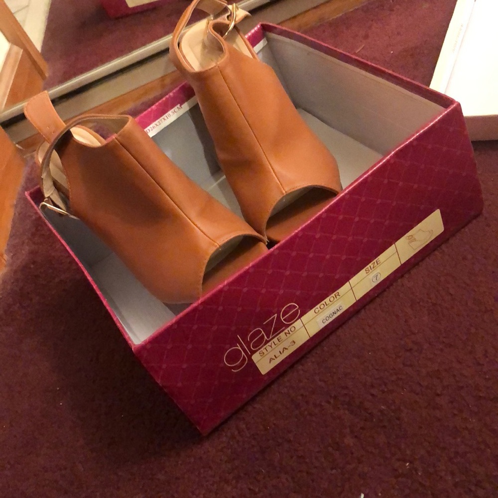Open toe Wedges